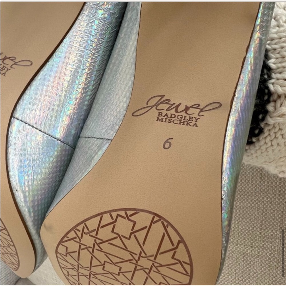 Badgley Mischka Jewel Riley Iridescent High Heels Pumps Size: 6 - Picture 4 of 14